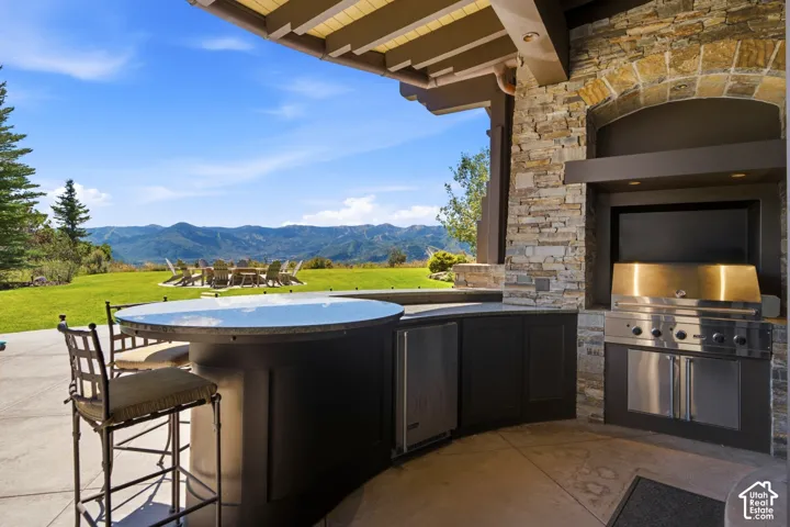 Outdoor Kitchen