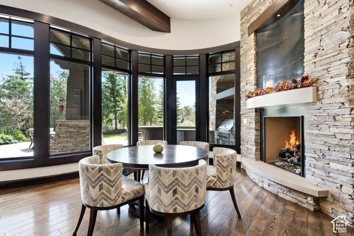 Hearth Room intimate Dining.