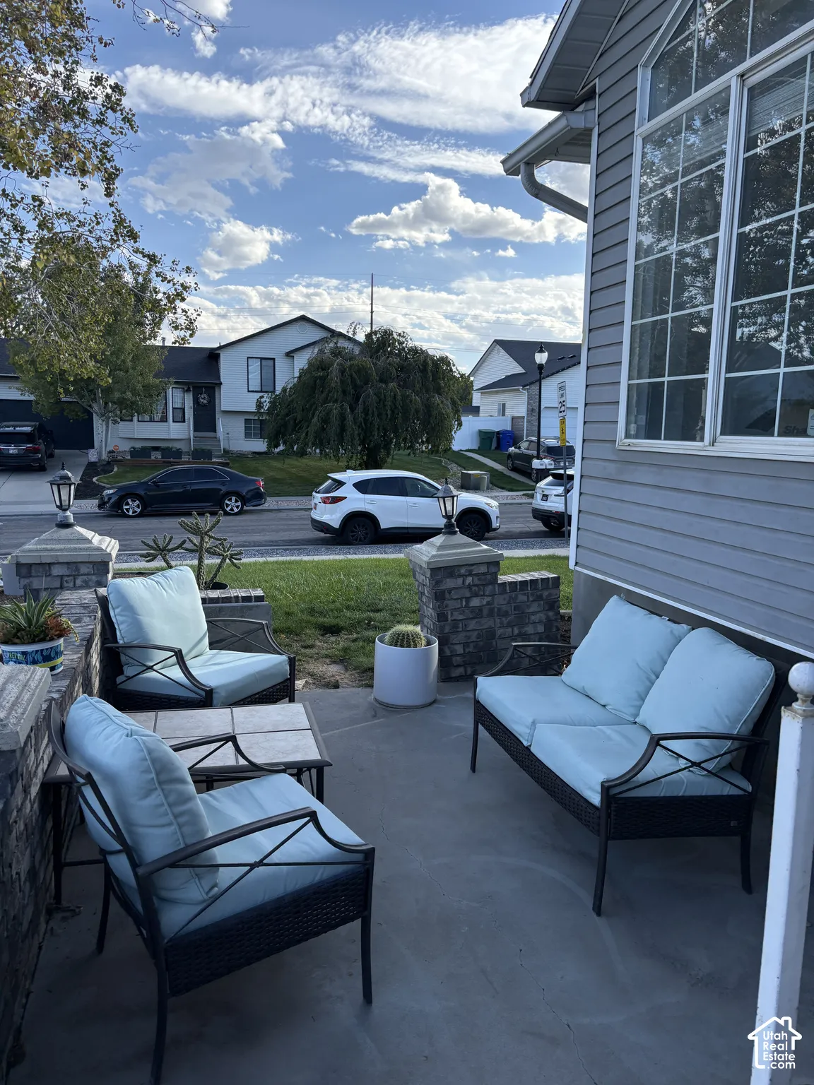 Large front porch/patio