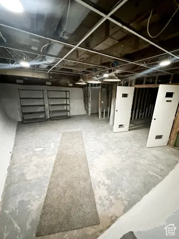 Very large basement. 18" concrete walls. Used to be a water tank for the Pacific Railroad.