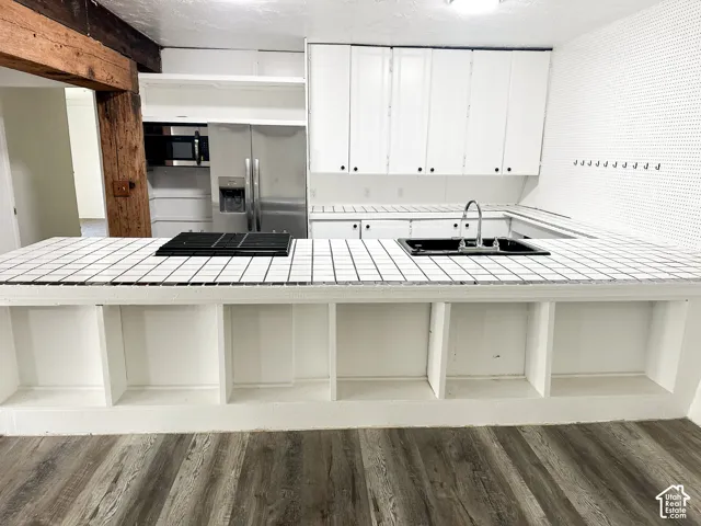 East kitchen with brand new applances.