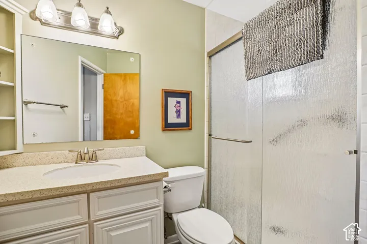68 W Columbia Dr, Midvale, Utah 84047