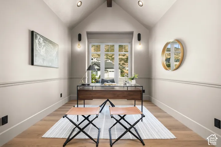 Vaulted ceiling with recessed lighting