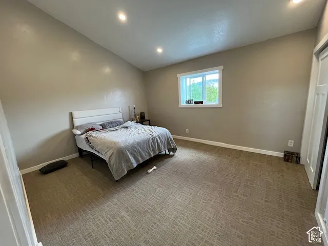 Vaulted ceiling with recessed lighting