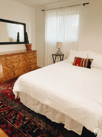 Cozy Bedroom 3Wood-finish flooring