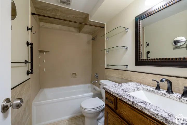 455 E 5600 S #d, Murray, Utah 84107
