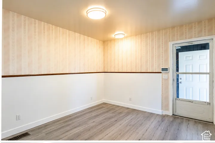 Eat-In Kitchen. New LVP Floors. No Decor