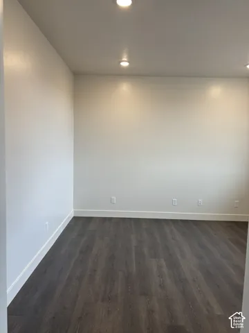 Front office/flex room