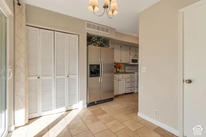 6092 S 2075 St, Holladay, Utah 84121