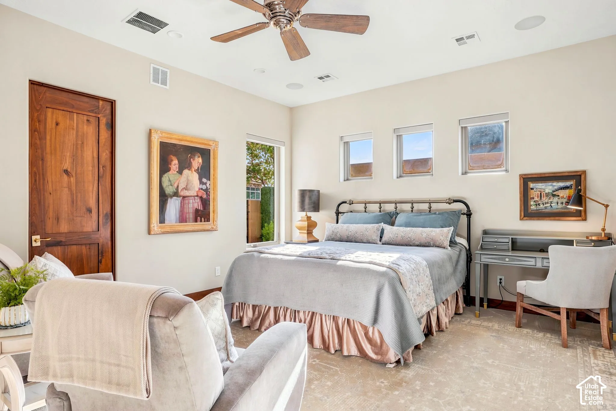 Ceiling fan with wood-finish blades