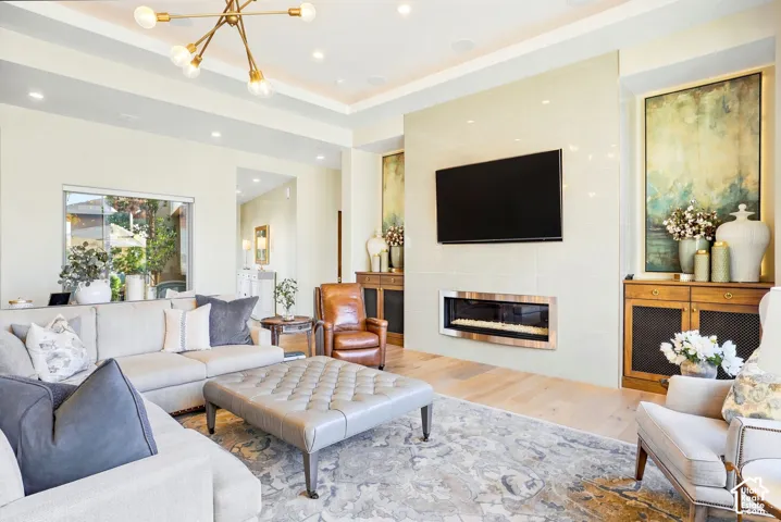 Tray ceiling with recessed lighting
