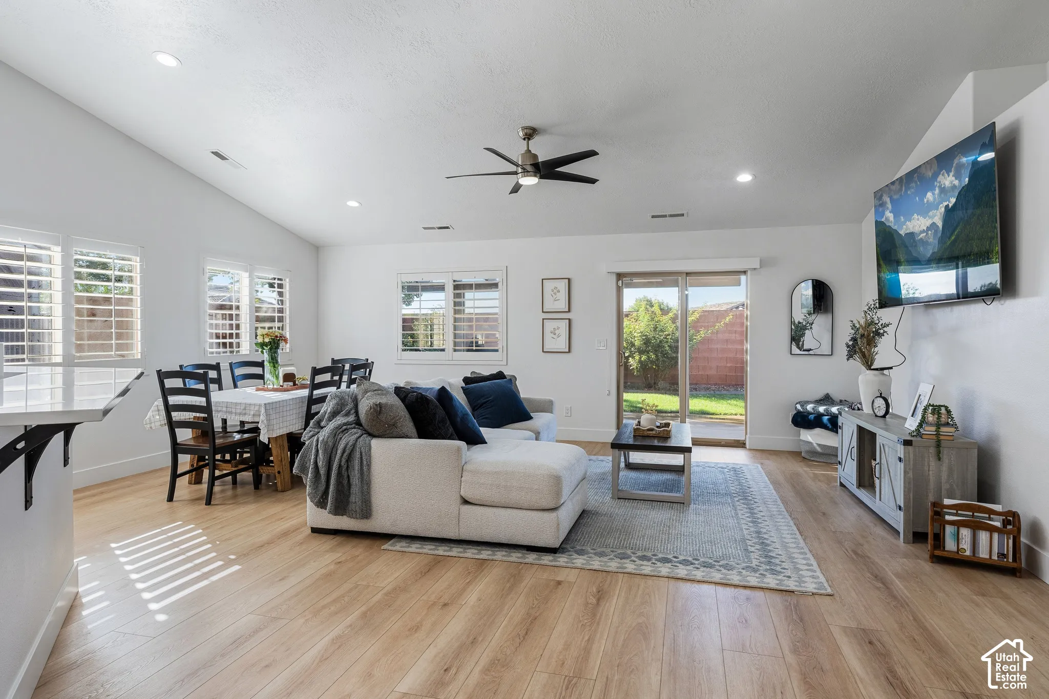 Vaulted ceilings with recessed lighting