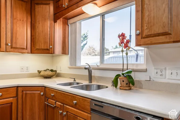5764 S 1615 E, Murray, Utah 84121