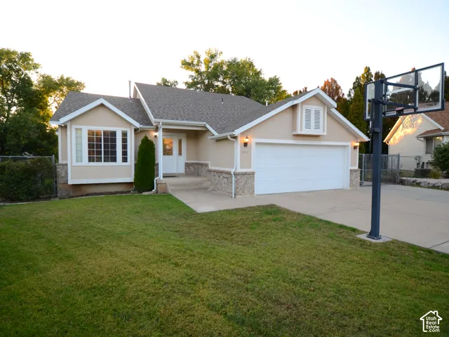 Large South East Facing Culdesac Lot with adjustable basketball standard. Great low traffic fun neighborhood.