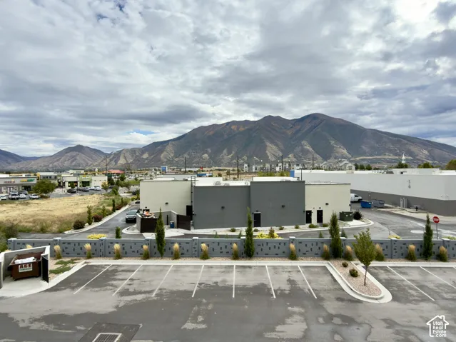 Stunning mountain views from the deck & ample parking available