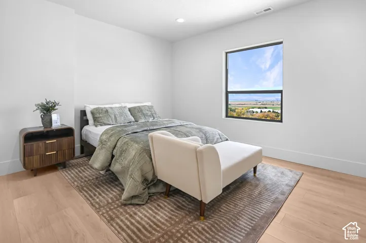 Bedroom 2 with Bathroom