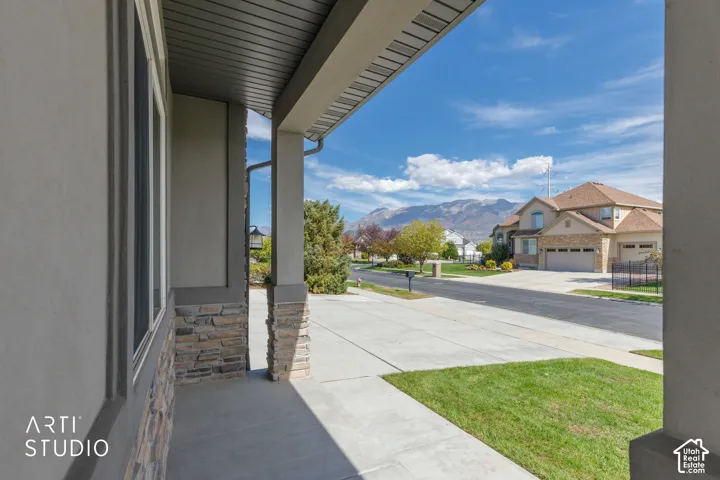 Stone veneer columns and exterior accents