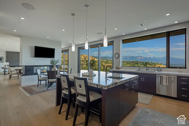 350 E Capitol Oaks Ln, Salt Lake City, Utah 84103
