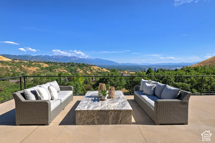 350 E Capitol Oaks Ln, Salt Lake City, Utah 84103
