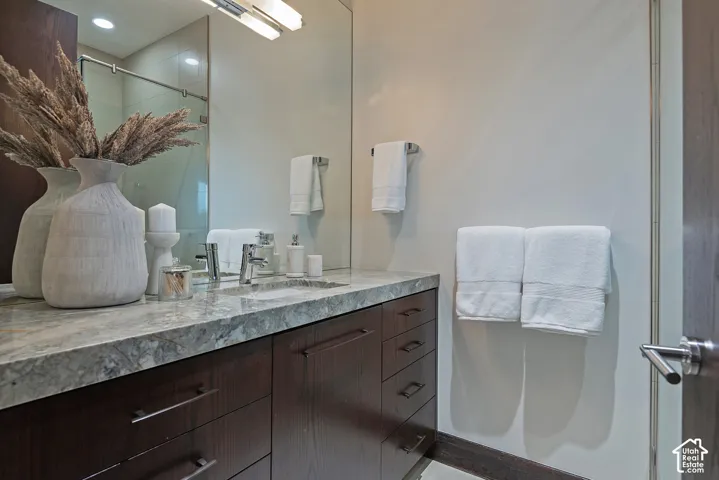 350 E Capitol Oaks Ln, Salt Lake City, Utah 84103
