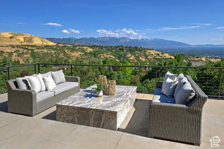 350 E Capitol Oaks Ln, Salt Lake City, Utah 84103