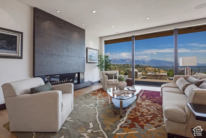 350 E Capitol Oaks Ln, Salt Lake City, Utah 84103