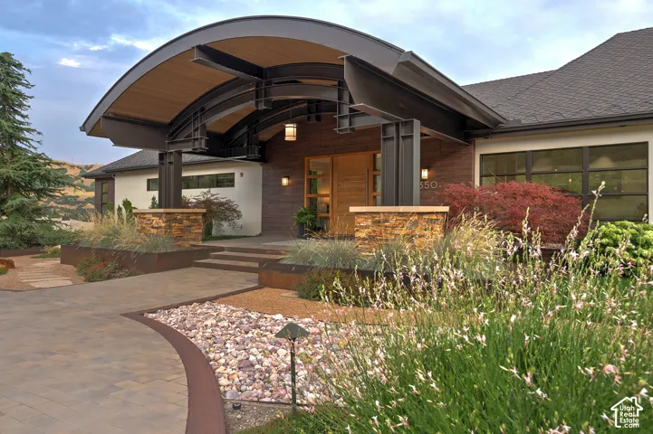 350 E Capitol Oaks Ln, Salt Lake City, Utah 84103