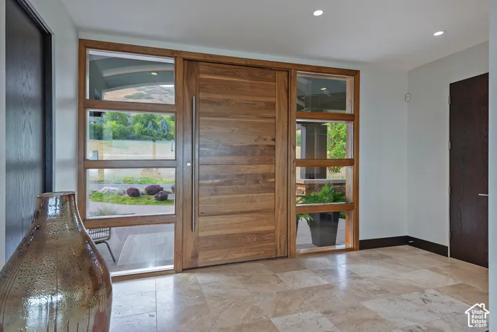 350 E Capitol Oaks Ln, Salt Lake City, Utah 84103