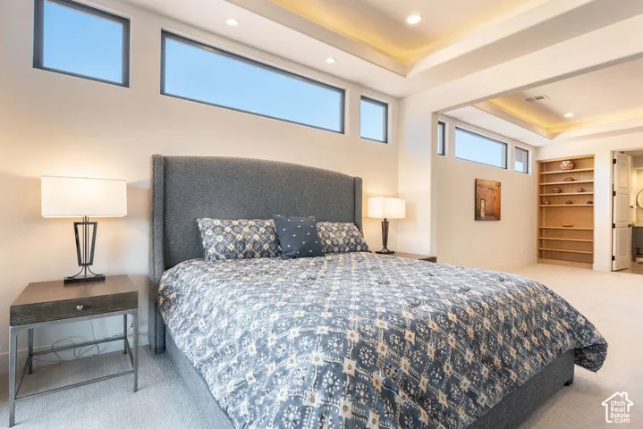 Tray ceiling with recessed lighting