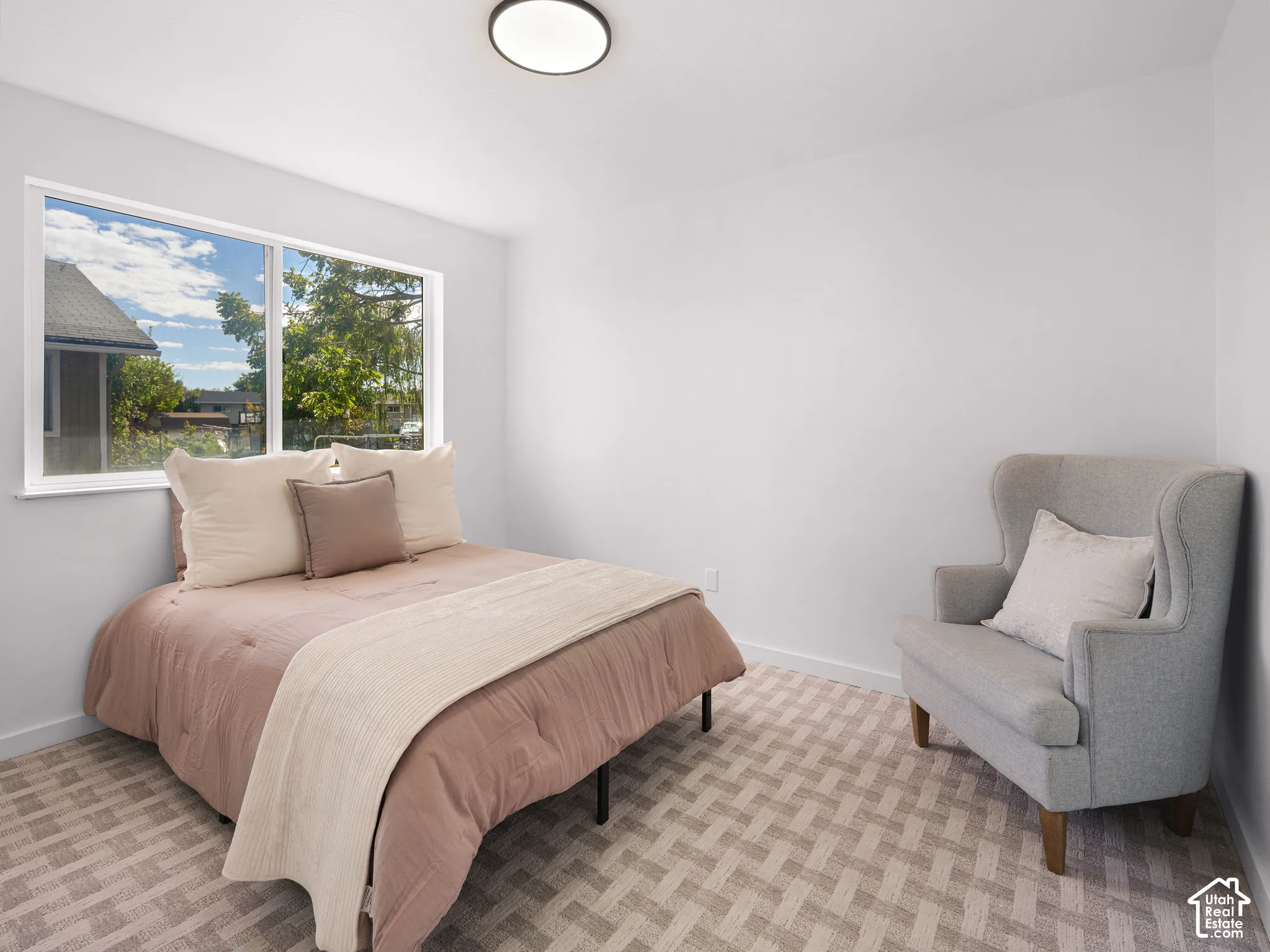 Neutral-toned carpeting with a geometric pattern