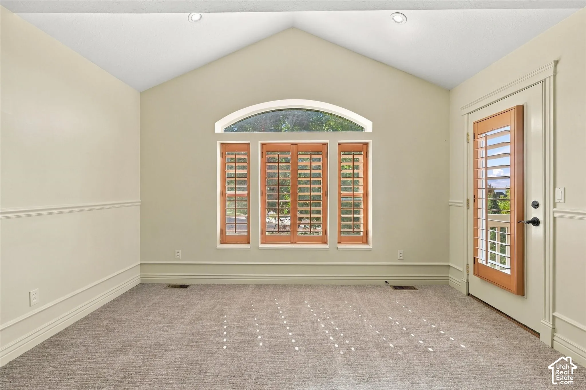 Vaulted ceiling with recessed lighting