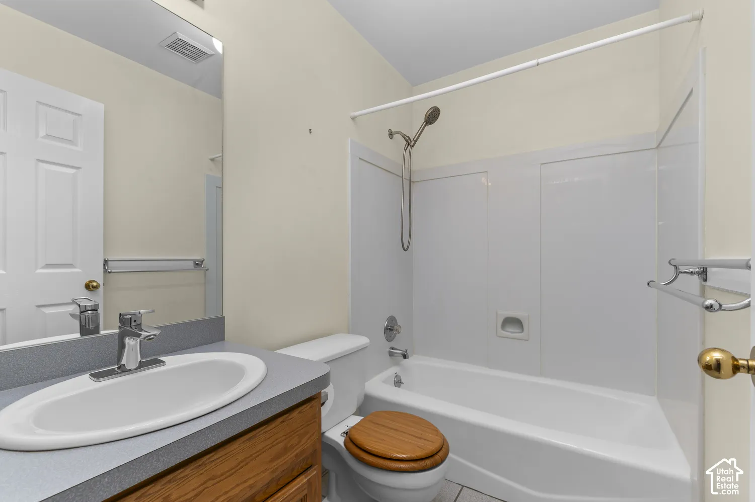 Full bathroom
