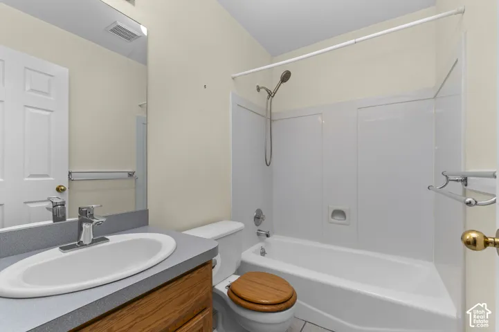 Full bathroom