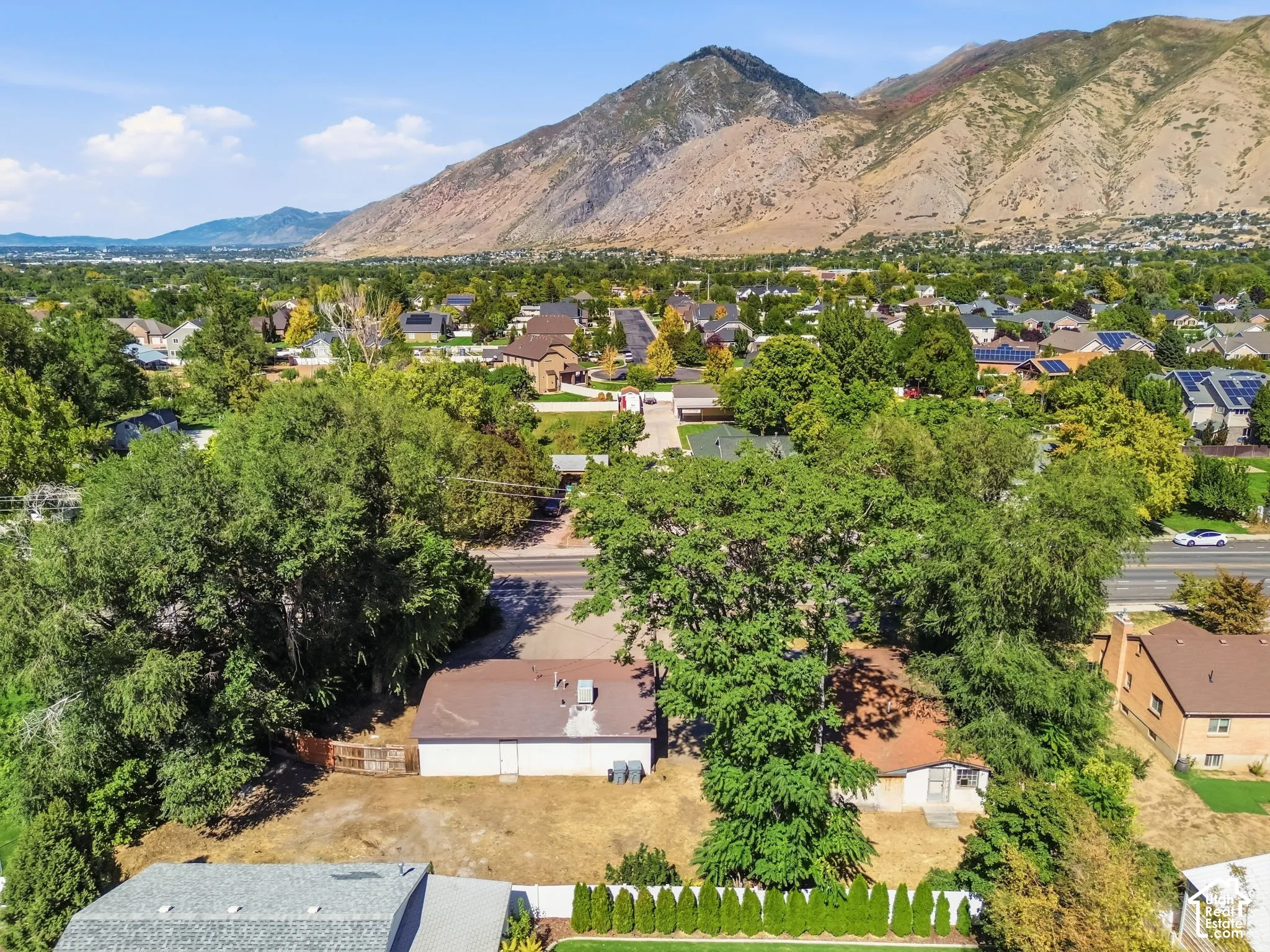 view from back of property of surrounding community
