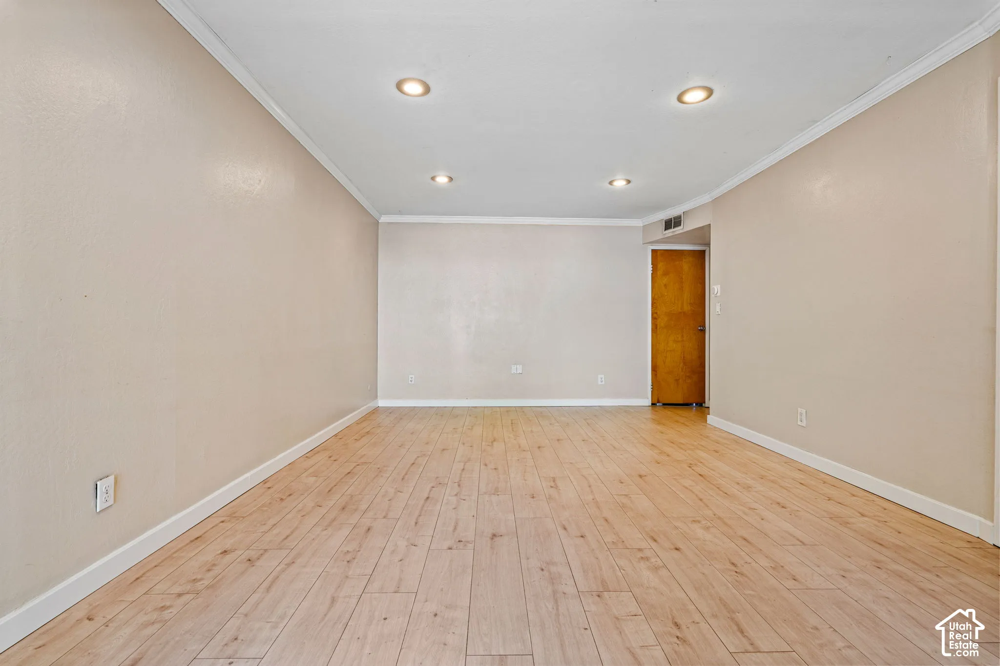 Wood-finish flooring with neutral wall tones