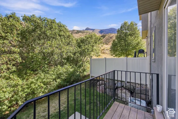 Mountain View off the Kitchen!