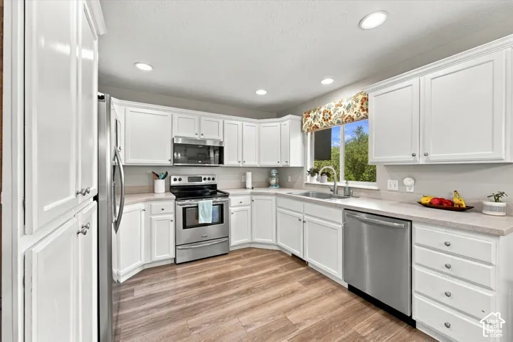 Lots of Cabinets!