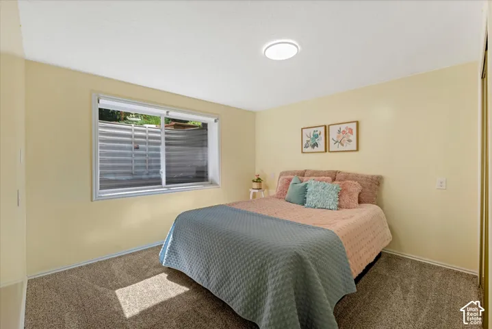 Recessed window with an exterior window well