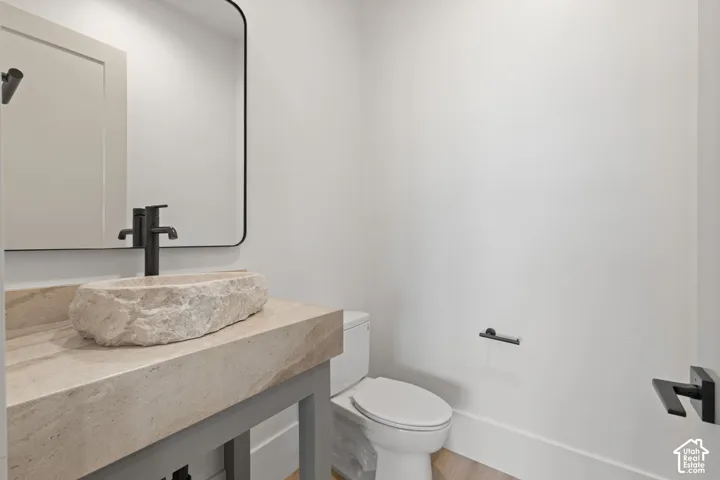 1642 E Center Pointe Dr, Lehi, Utah 84043