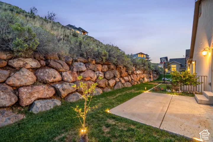 713 Eagle Pass, North Salt Lake, Utah 84054