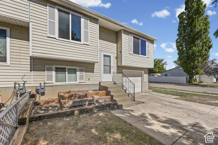 1428 W Twin Oaks Dr, West Jordan, Utah 84088