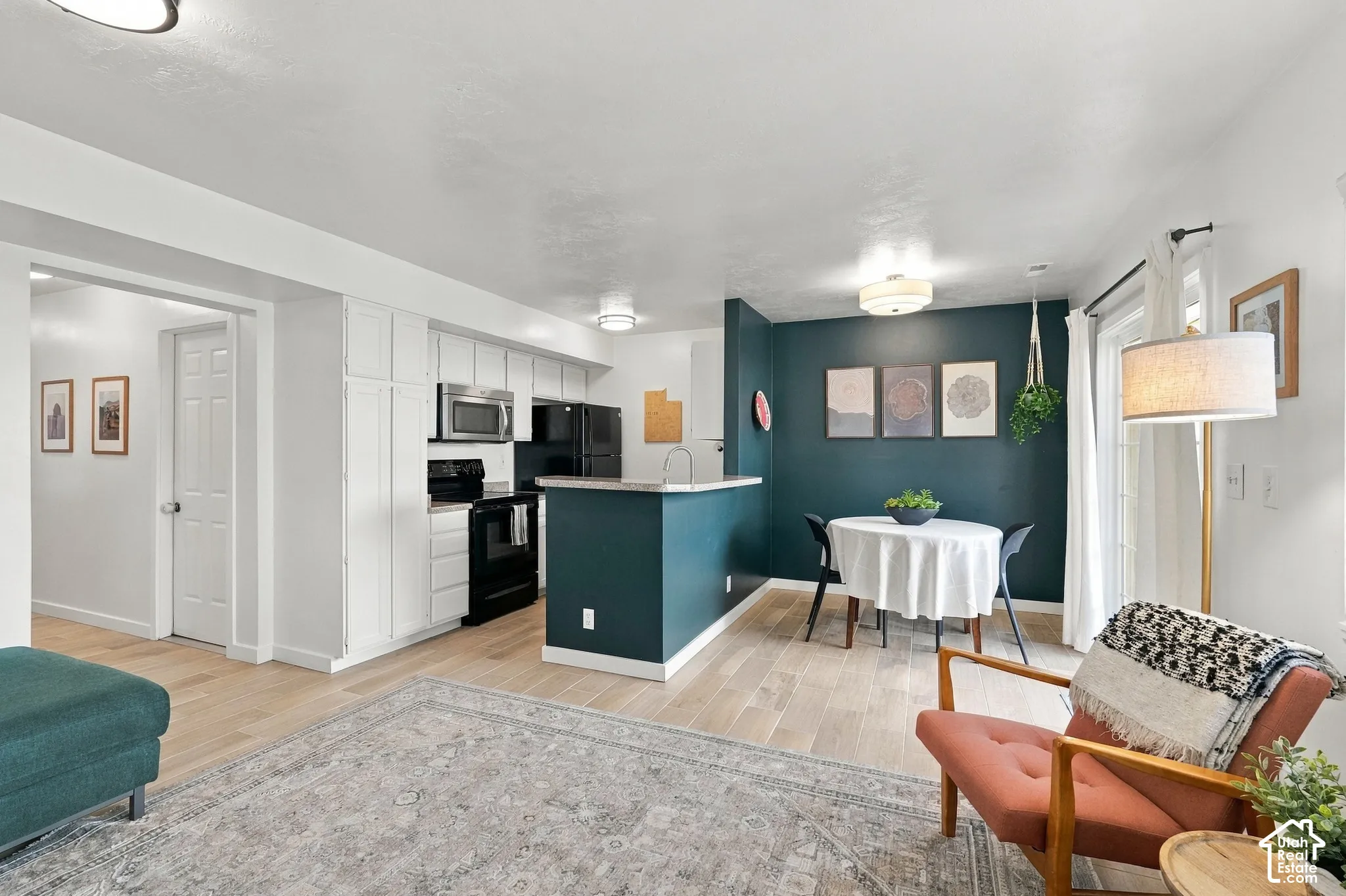 Open concept kitchen/living/dining