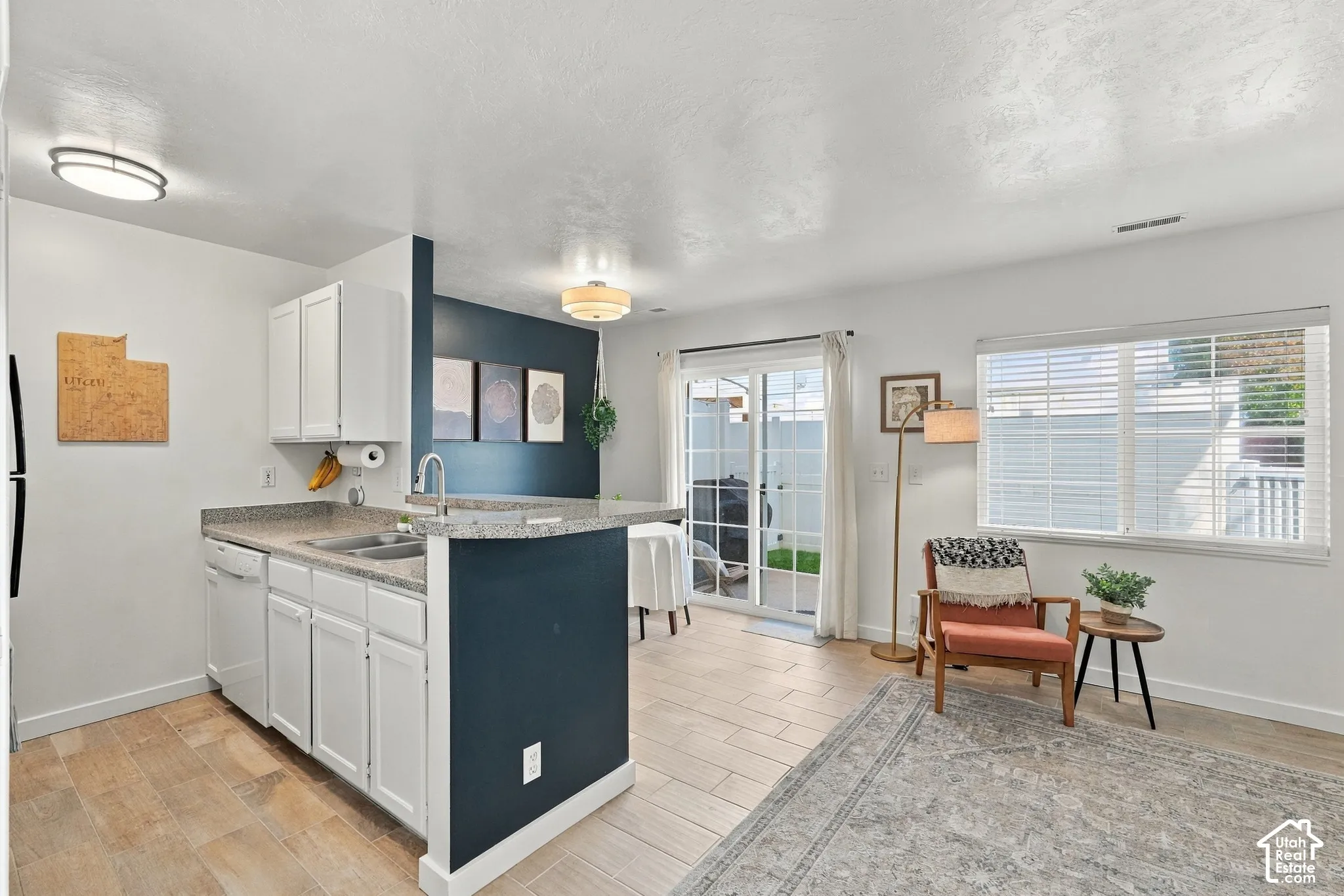 Open concept kitchen/living/dining