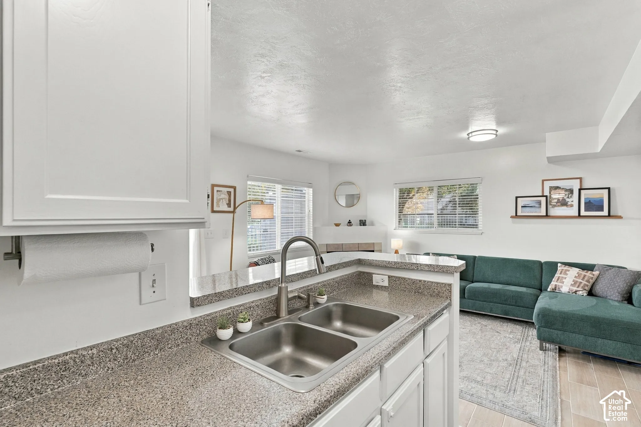 Open concept kitchen/living/dining
