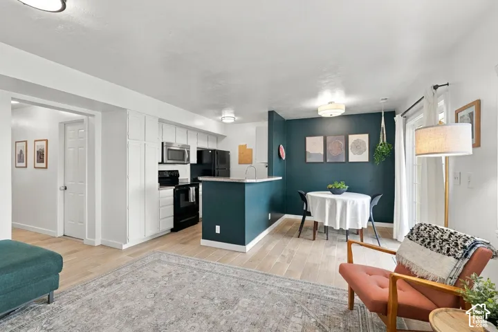 Open concept kitchen/living/dining