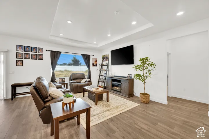 Recessed lighting with a tray ceiling accent