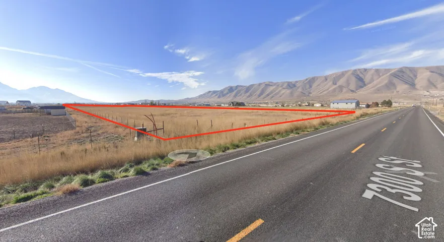 Expansive open land parcel with a clear, defined boundary
