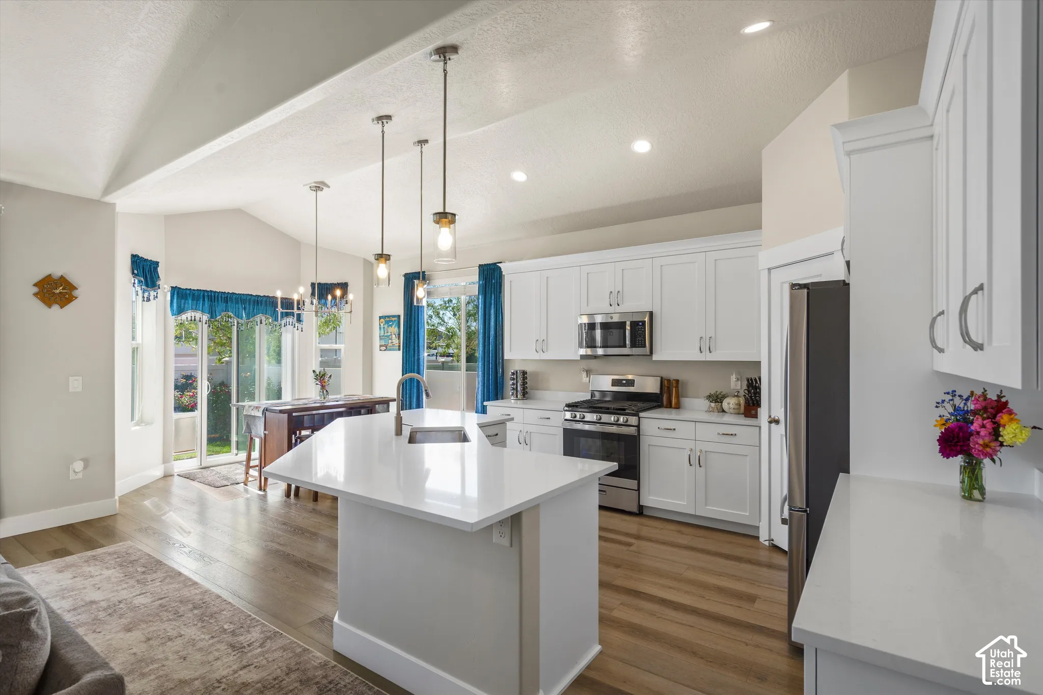 Vaulted ceilings with recessed lighting