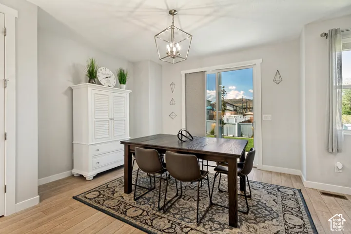 Light-toned LVP flooring with a neutral wall color