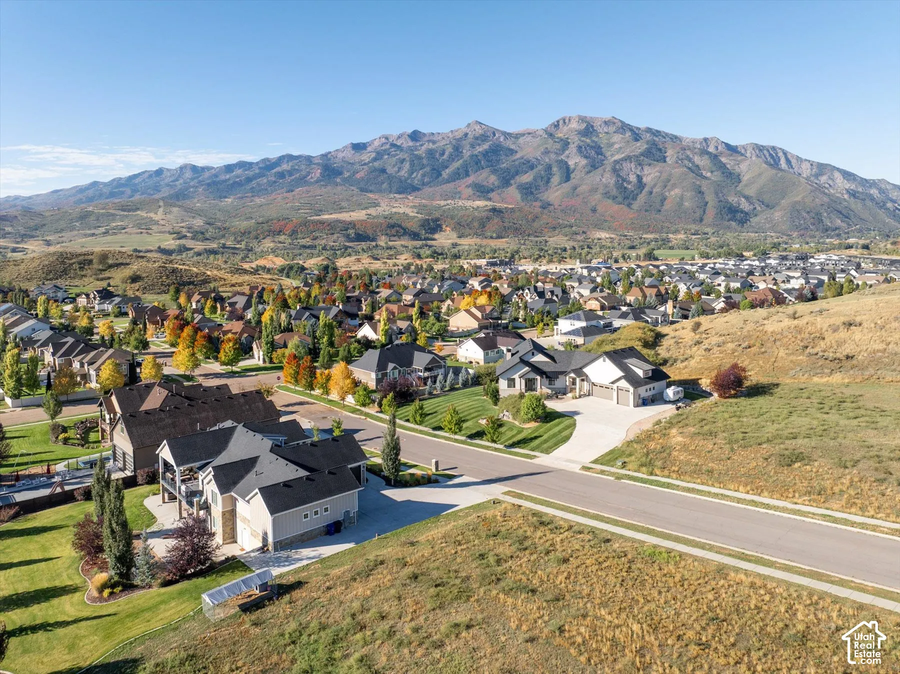 Expansive residential development with mountain scenery